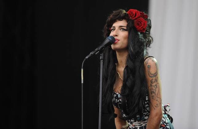 Sängerin Amy Winehouse während eines Konzertes im Rahmen des V-Festivals in Chelmsford  (lon20080817114)