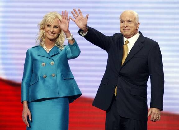 Präsidentschaftskandidat John McCain (USA Republikaner Senator Arizona) neben seiner Frau Cindy McCain anlässlich des Parteitags der Republikaner in St. Paul -  (rnc20080904733)