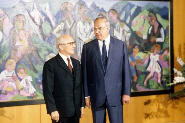 Staatsratsvorsitzender Erich Honecker (li., DDR SED) Bundeskanzler Helmut Kohl (Deutschland CDU) in Bonn