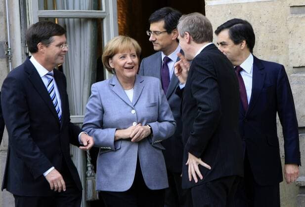 Bundeskanzlerin Angela Merkel (Deutschland CDU) anlässlich des Gipfeltreffens der Euro-Länder in Paris 