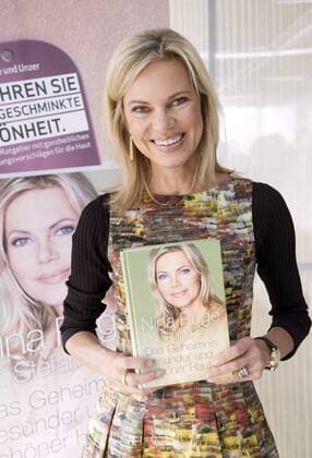 Moderatorin Nina Ruge während der Buchvorstellung von - Das Geheimnis gesunder und schöner Haut - in München