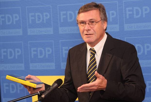 Wolfgang Gerhardt (Deutschland FDP) spricht auf der Feier zum 60. Jahrestag der Gründung der FDP in Heppenheim