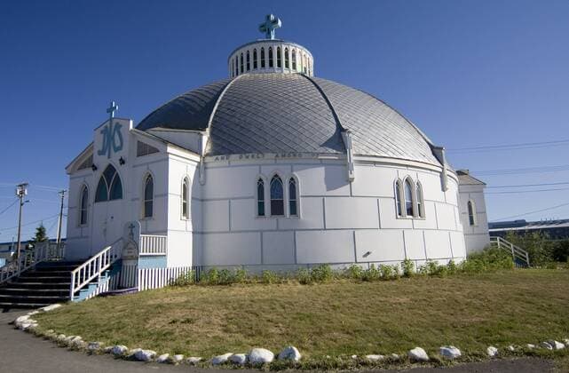 Kirche in Inuvik im Mackenzie River Delta - iblswa00940195
