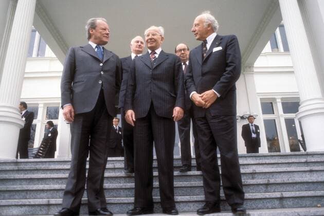 V.l.n.r.: Willy Brandt (Deutschland SPD), Präsident Gustav Husak (CSSR), Bundespräsident Walter Scheel (Deutschland in Bonn