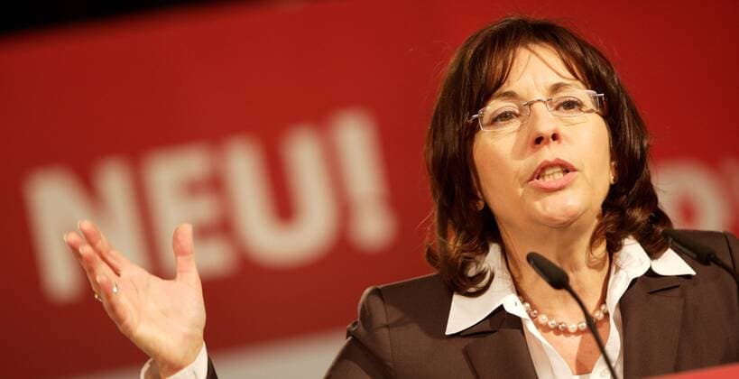 Andrea Ypsilanti (Deutschland SPD Landesvorsitzende Hessen) anlässlich der SPD-Abschlusskundgebung am Rande des Hessischen Landtagswahlkampfes in Frankfurt am Main