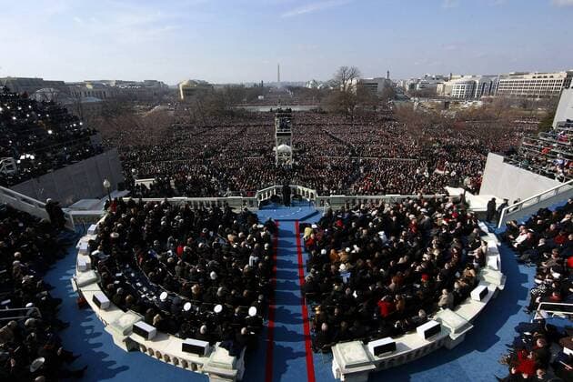 Barack Obama (Mitte, USA) während seiner Antrittsrede nach der Amtseinführung Obamas als 44. Präsident der Vereinigten Staaten von Amerika in Washington -  - WAX20090120253