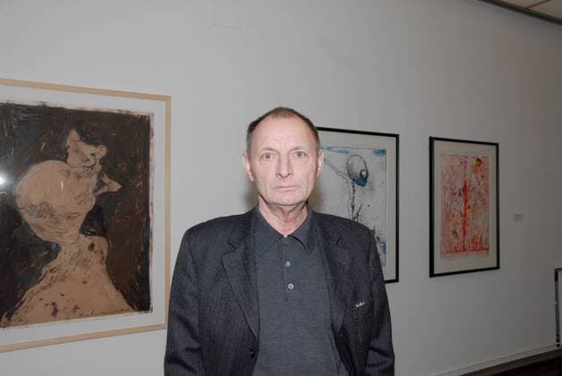 Künstler Günter Brus während seiner Ausstellung im MdM Rupertinum Salzburg