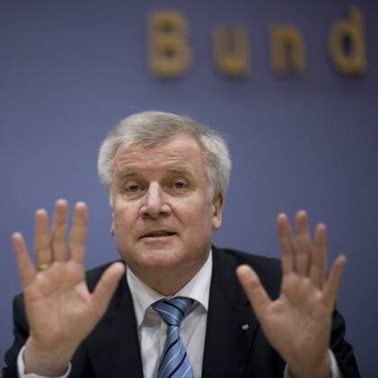 Ministerpräsident Horst Seehofer (Deutschland CSU Bayern) anlässlich der Bundespressekonferenz in Berlin