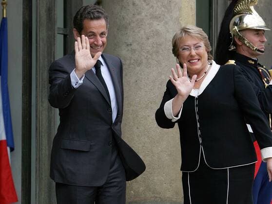 Präsident Nicolas Sarkozy (Frankreich) empfängt Präsidentin Michelle Bachelet (Chile) in Paris  PAR20090529101