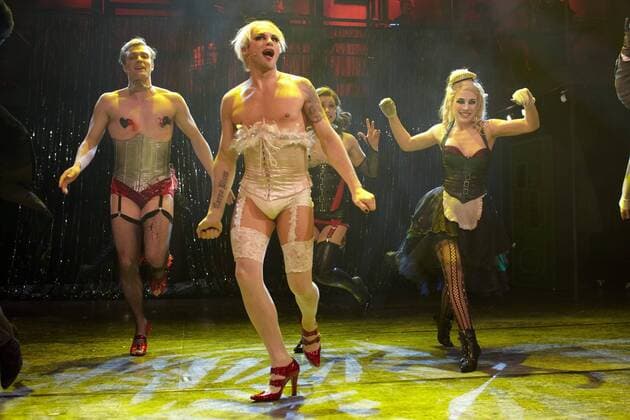  Rocky Horror Show, Brad: Chris Ellis-Stanton, Frank n Furter: Rob Fowler, Janet: Ceri-Lyn Cissone, Magenta: Maria Franzen, Richard O Brien s Rocky Horror Show im Theater 11 in Zürich, Schweiz iblais01074923