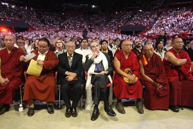 Robert Badinter (Mitte, Frankreich) während einer Zusammenkunft mit dem Dalai Lama in Paris - 