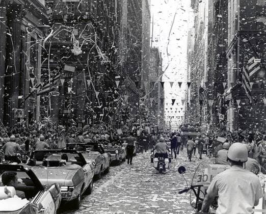 IMAGO History, Mondlandung der Apollo 11 am 20.07.1969 Konfettiregen zur Begrüßung der Apollo 11 Astronauten nach ihrer Rückkehr vom Mond in Chicago  WAX20090602705