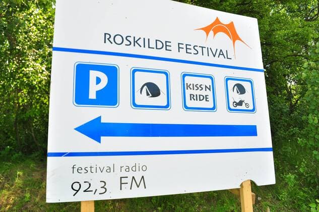 Wegweiser zum Roskilde-Festival in Roskilde - Dänemark