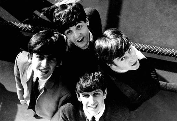 The Beatles - George Harrison (li.), Ringo Starr (vorne), John Lennon (re.) und Paul McCartney -  - RAJESH