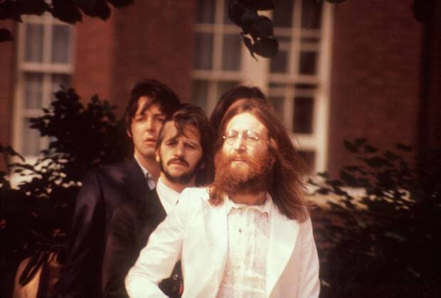 John Lennon (re.), Ringo Starr (Mitte) und Paul McCartney (alle The Beatles) während des Fotoshootings für das LP-Cover von - Abbey Road - in London -  - SKR