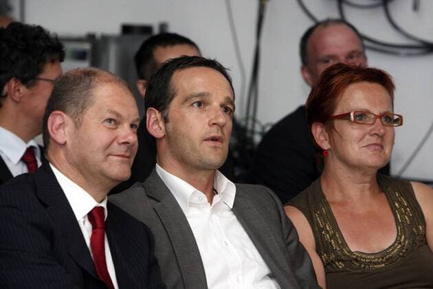 V.l.n.r.: Arbeitsminister Olaf Scholz (Deutschland SPD), Heiko Maas (Deutschland SPD Fraktionsvorsitzender Saarland) und Elke Ferner (Deutschland SPD MdB) anlässlich des Firmenjubiläums der Nano-X GmbH in Güdingen