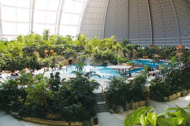 Tropische Badelandschaft im Tropical Island Resort in Brand
