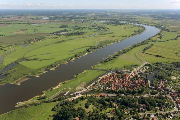 Elbe, neuer Hochwasserschutz, Hitzacker, Niedersachsen, Deutschland, DEU. Hitzacker, Lower Saxony, Germany, DEU.
