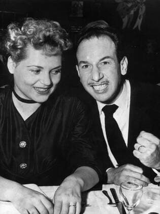 OSCARS. Bester Hauptdarsteller. Preisträger 1951-1960 Mar 29, 1951 - Los Angeles, CA, USA - American actors JUDY HOLLIDAY and JOSE FERRER after 23rd Academy Award, where both of them won an Oscar for The Best Actresss and The Best Actor - JUDY HOLLIDAY for Born Yesterday and JOSE FERRER for Cyrano de Bergerac . Los Angeles USA  - ZUMAk09