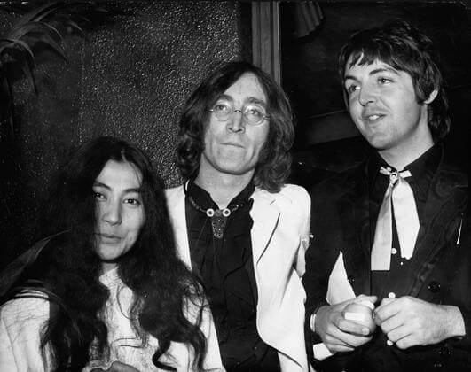 Jul 18, 1968; London, UK; The Beatles, JOHN LENNON and PAUL MCCARTNEY and John s future wife YOKO ONO at The Beatles film premiere of Yellow Submarine at the London Pavillion. London UK  - ZUMAk09