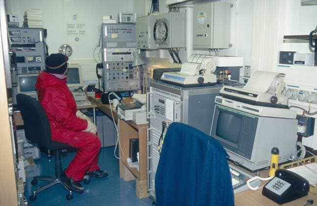 Deutsche Forschungsstation Georg von Neumayer, Raum mit Messgeraeten, Antarktis, , german Antarctic station Georg von Neumayer, room with instruments, Antarctica, , BLW040264
