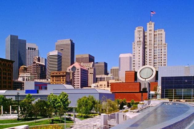 Architektur von Fumihiko Maki Stadtansicht mit dem Yerba Buena Center fuer Kunst, USA, San Francisco cityscape with Yerba Buena Center for the Arts, USA, San Francisco BLWS086429