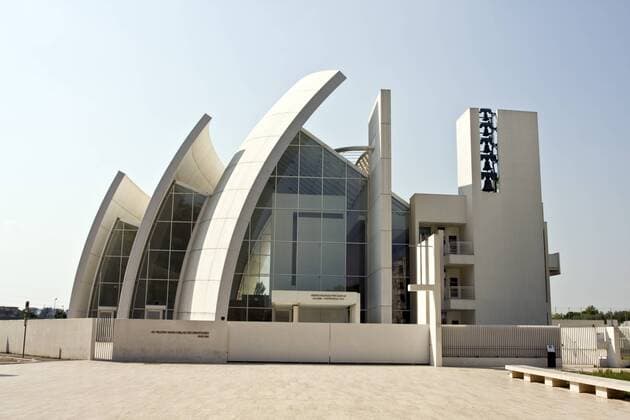 Architektur von Richard Meier Jubilee Kirche, La Chiesa del Dio Padre Misericordioso des Architekten Richard Meier, 1996-2003, Tor Tre Teste, Rom, Italien, Europa iblvan01294798
