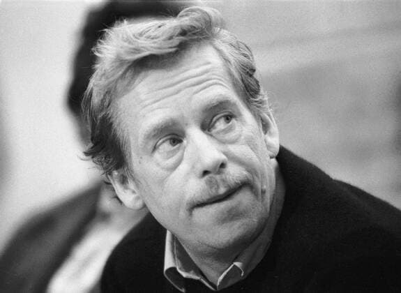 Vaclav Havel during press conference of Civic Forum on November 23, 1989 