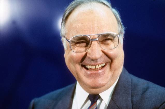 Bundeskanzler Helmut Kohl (Deutschland CDU) lachend