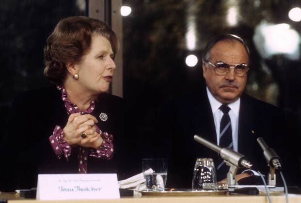 Bundeskanzler Helmut Kohl (BRD CDU) und Premierministerin Margaret Thatcher (Großbritannien) während einer Pressekonferenz in Bonn