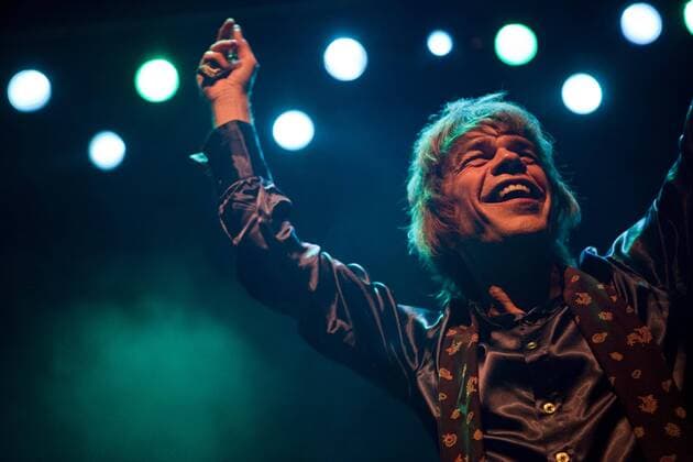 New York Dolls während ihrer Tour im HMV Picture House Edinburgh: Sänger David Johansen