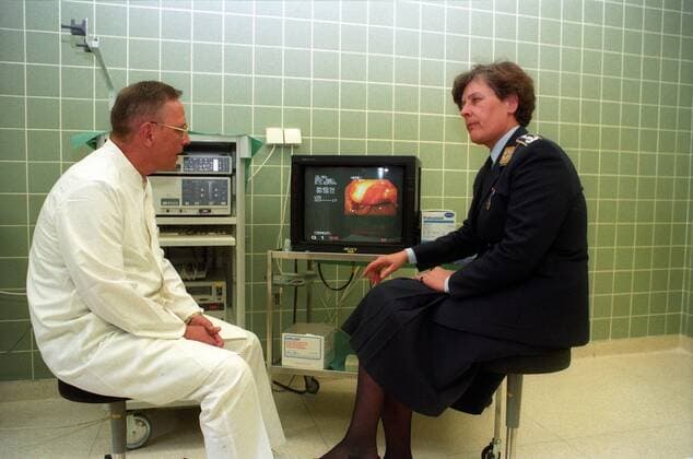 Oberstarzt Verena von Weymarn (Deutschland Designierter erster weiblicher Bundeswehr-General) und Oberarzt Thomas Hundhausen im Bundeswehr-Krankenhaus in Gießen