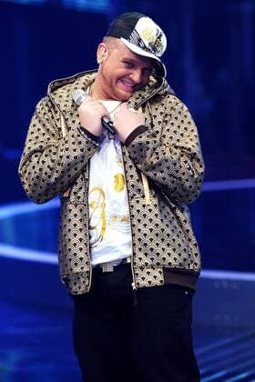 DSDS - Kandidat Menowin Fröhlich , Arbeitssuchender aus Darmstadt , während der Generalprobe zur 1. Motto-Show Die Megahits von heute der 7. Staffel der RTL Casting-Show Deutschland sucht den Superstar am 20.02. 2010 in Köln.