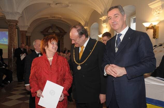 2010 - V.l.n.r.: Valie Export, Prof. Felix Unger, Milo Dukanovic; Premierminister von Montenegro; Festplenum; 20 Jahre Festplenum; 20 Jahre Europäische Akademie der Wissenschaften und Künste