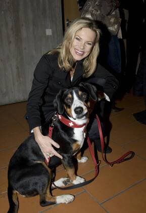 Nina Ruge mit Familienhund Lupo Pressetermin zur Vorstellung der TV-Produktion Stille, das scheue Glueck Abtei Sankt Bonifaz Muenchen 10.03.10