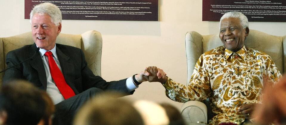 19 July 2007. Johannesburg. Former American president Bill Clinton (L) meets with Nelson Mandela to discuss their charitable organisations. Gallo000063298