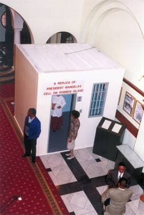 IMAGO History, Ende der Apartheid in Südafrika: 1990-1994 SOUTH AFRICA - June 1996: A replica of President Nelson Mandela s cell on Robben Island. ( Gallo0000094346