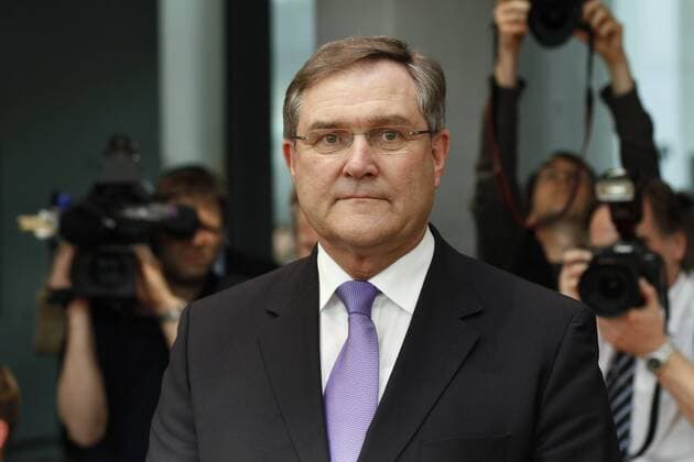 Berlin, den 25.03.2010 Untersuchungsausschuss des Deutschen Bundestages zur Kunduz-Affäre. Foto: Der frühere Bundesverteidigungsminister Franz-Josef Jung, muss vor dem Untersuchungsausschuss aussagen.
