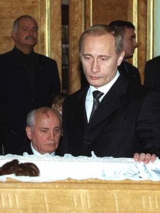 TAS13: MOSCOW,RUSSIA. SEPTEMBER 22. Prime Minister Vladimir Putin pictured paying last respects to Raisa Maximovna Gorbachev, in the premises of the Russian Culture Fund, here on Wednesday. Mrs.Gorbachev died on September 20 at the university clinic of Muenster, Germany. She had stayed there since July 25 and had been treated against acute leukemia. Mikhail Sergeyevich Gorbachev was at her bedside all the time. Their happy marriage lasted for 46 years. -----  TASS_254230