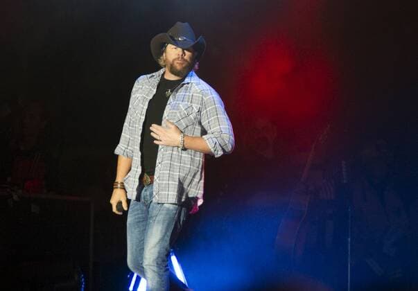 25 April 2010: Toby Keith performs on the Mane Stage during the second day of the Stagecoach Festival held at the Empire Polo Grounds in Indio, CA. EDITORIAL USE ONLY 117468