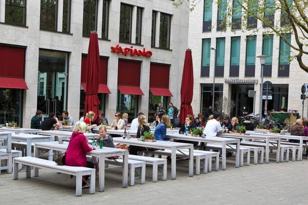 DEU, Deutschland, Münster: Vapiano Restaurant, Außengastronomie