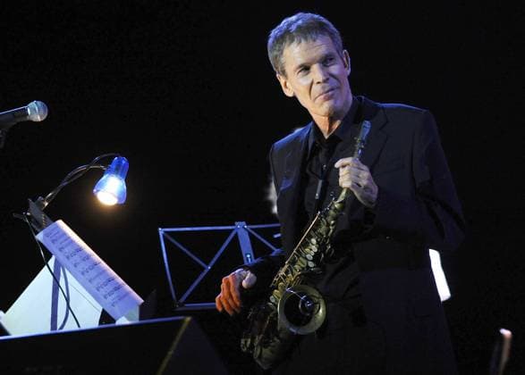 ITAR-TASS 03: MOSCOW, RUSSIA. MAY 13, 2010. American alto saxophonist David Sanborn performs at Crocus City Hall.  RE0CF4A6