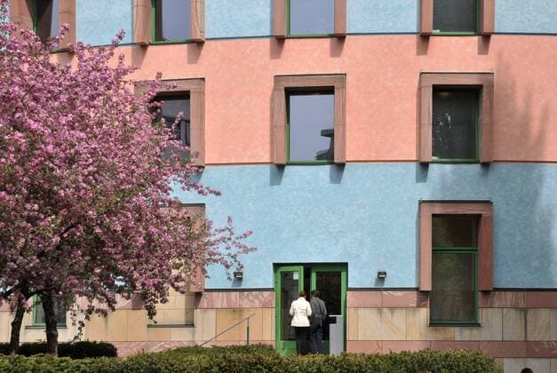 Architektur von James Stirling Berlin 29.04.2010: Wissenschaftszentrum Berlin für Sozialforschung WZB Reichpietschufer 50