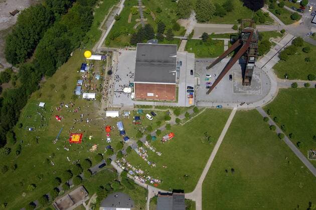 Recklinghausen II (1 2 4) mit Ruhrkohle Bildungszentrum, Schachtzeichen ruhr2010, Herne, Ruhrgebiet, Nordrhein-Westfalen, Deutschland, Europa,