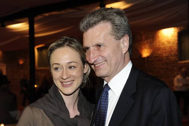 Günther Oettinger (EU-Kommissar für Energie) mit Freundin Friederike Beyer Vicky Leandros live in concert auf Gut Basthorst