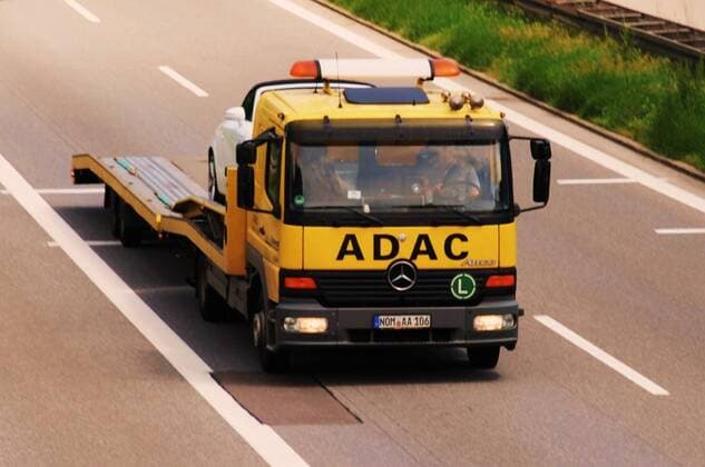 Abschleppfahrzeug das ADAC. Der Allgemeine Deutsche Automobil-Club e.V. (ADAC) ist Deutschlands größter Verkehrsclub mit Sitz in München.