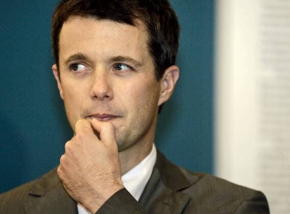 ITAR-TASS 97: ST.PETERSBURG, RUSSIA. SEPTEMBER 27. Denmark s Crown Prince Frederik visits the exhibition Lauritz Tuxen. Court Painter. at the State Hermitage Museum.  360613