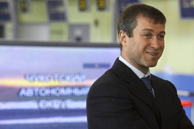ITAR-TASS 75: ANADYR, CHUKOTKA, RUSSIA. APRIL 3. Governor of Chukotka Roman Abramovich at the airport.  456175