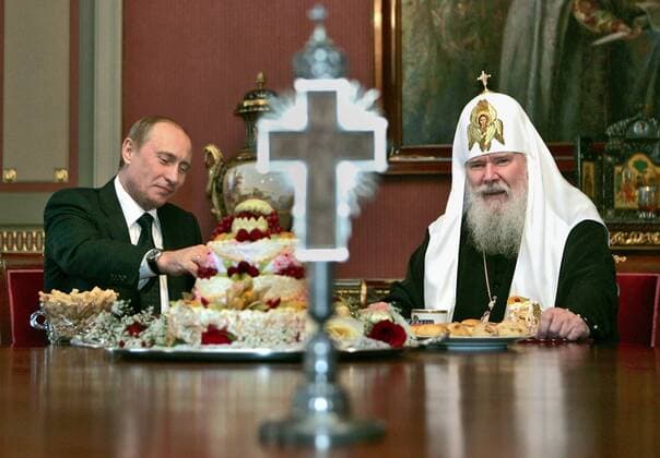 ITAR-TASS 02: MOSCOW, RUSSIA. FEBRUARY 24. President of Russia Vladimir Putin (L) meets with Patriarch Alexy II of Moscow and All Russia at the Patriarch s working residence. President Putin congratulated Alexy II on his 78th birthday and on Fatherland Defender s Day.  Highlight 441976