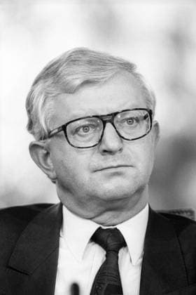 Innenminister Rudolf Seiters (Deutschland CDU) während einer Pressekonferenz zur Rauschgiftsituation in Deutschland Bonn